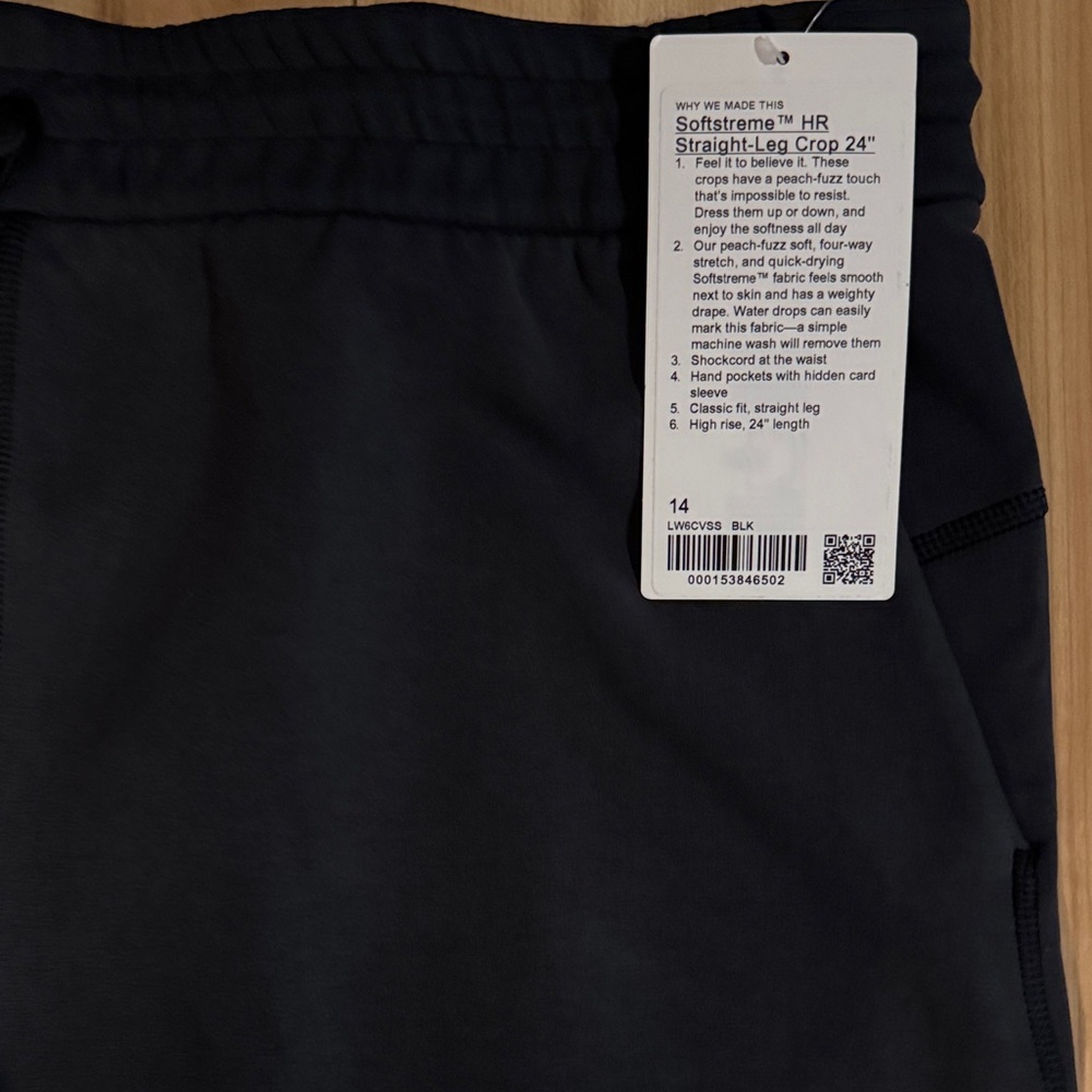 BNWT Lululemon Black Straight Leg HR Crop Pants Size 14